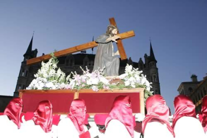 Jesús con la Cruz a cuestas, de Celadilla del Páramo, acompañó a los hermanos de Santa Marta y de la Sagrada Cena.