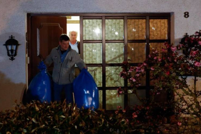 La policía alemana también inspeccionó la casa de los padres de Lubitz en Montabaur.