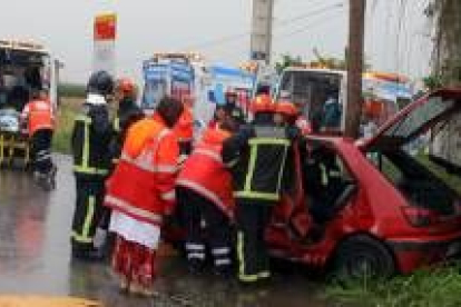 El accidente de los temporeros se produjo en la carretera de Carracedelo a Posada del Bierzo