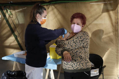 Vacunación en el Palacio de Exposiciones. FERNANDO OTERO