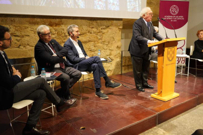 Javier Pantoja, Javier Rivera, Miguel Ángel Turrado y Mar Pérez, con Eduardo Serra en el atril. J. NOTARIO