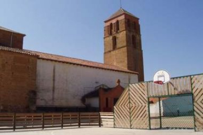 Imagen de archivo de la iglesia de Villaornate, localidad en la que se construirá la resicencia de a