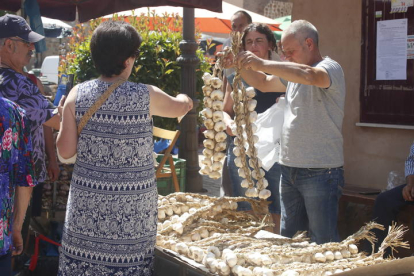 Santa Marina del Rey celebra la Feria del Ajo. RAMIRO