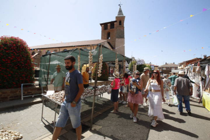 Santa Marina del Rey celebra la Feria del Ajo. RAMIRO