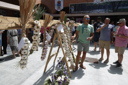 Santa Marina del Rey celebra la Feria del Ajo. RAMIRO