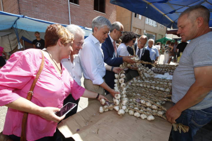 Santa Marina del Rey celebra la Feria del Ajo. RAMIRO