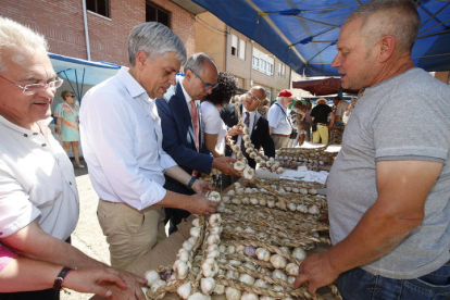 Santa Marina del Rey celebra la Feria del Ajo. RAMIRO