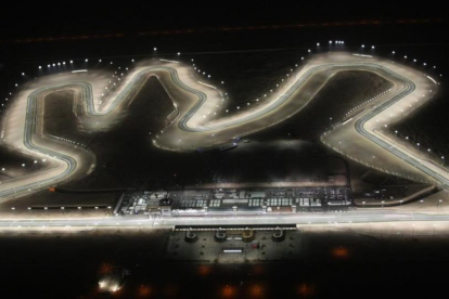 El precioso circuito de Losail, en Doha (Catar), acogerá mañana por la noche el estreno del Mundial de motociclismo.