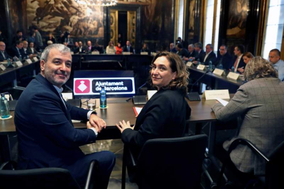 Jaume Collboni y Ada Colau, en la reunión de ayer.