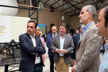 Su Majestad Felipe VI conoció en compañía del presidente de la Junta, Alfonso Fernández Mañueco y del presidente de Ineco, Fernando Vázquez el programa Ineco Rural TIC. DL
