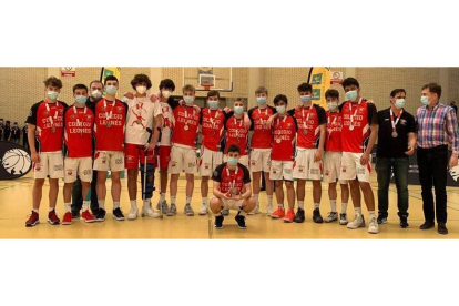 Los equipos de baloncesto base del Colegio Leonés son un referente en las competiciones a nivel nacional. DL
