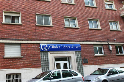 Fachada de la ahora cerrada clínica López Otazu.