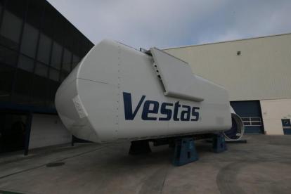 Un aerogenerador en la fábrica de Vestas en Villadangos del Páramo.