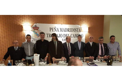 La mesa presidencial del evento con Juan José Jiménez ‘Sandokan’ en el centro.