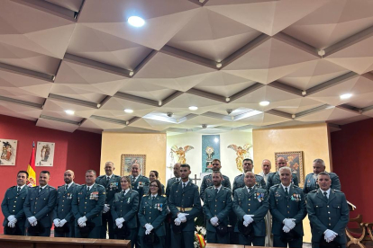 Celebración de la Guardia Civil del cuartel de Armunia en el colegio Peñacorada De León. DL