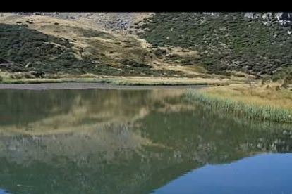 Laguna de Riolago, también conocido como lago del Chao.