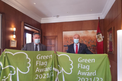 Banderas verdes que reconocen su limpieza, cuidado y biodiversidad. AYUNTAMIENTO DE LEÓN