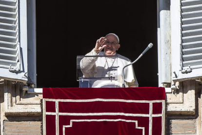 El Papa en la Plaza de San Pedro, el domingo. ANGELO CARCONI
