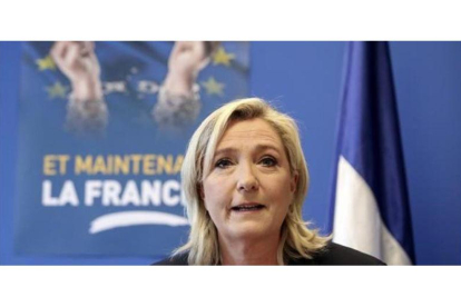 Marine Le Pen, en una conferencia de prensa en Nanterre.
