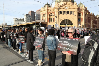 Manifestantes exigen el respeto al derecho de los animales en Australia.