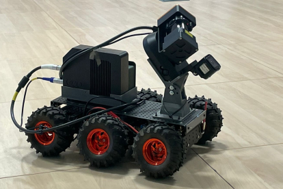 Robot autónomo diseñado para operar en condiciones hostiles. DL