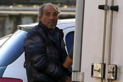 El autor confeso del crimen, Manuel Dos Anjos, en noviembre de 2012, tras declarar ante el juez.