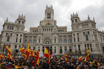 Manifestación convocada por Vox contra la subida de precios de la luz, la gasolina y los suministros básicos, este sábado en Madrid. BALLESTEROS