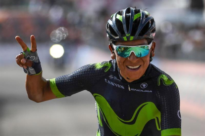 El corredor colombiano Nairo Quintana celebra su victoria en Blockhaus.