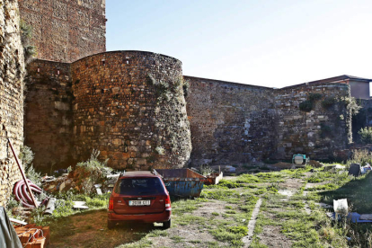 Detalle del tramo de la muralla en Era del Moro que ya ha sido restaurado. RAMIRO
