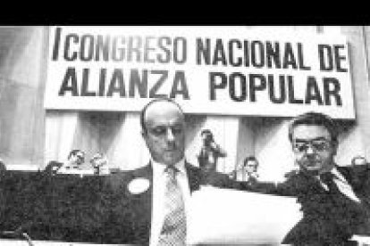 La historia de Alianza Popular primero, Coalición Popular, después, y desde 1989 Partido Popular, parte del año 1974 y de los pequeños intentos de apertura patrocinados por el Gobierno de Arias Navarro.