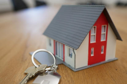 El acceso a una vivienda cada vez es más complicado para los jóvenes. PIXABAY