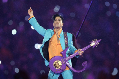 Prince, durante su actuación en la Super Bowl del 2007.