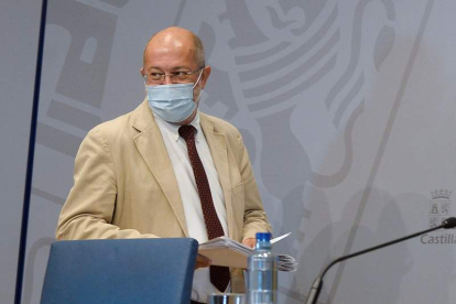 Francisco Igea ayer, en la rueda de prensa posterior al Consejo de Gobierno. NACHO GALLEGO