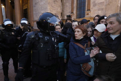 Imagen de las detenciones de manifestantes en Moscú. ANATOLY MALTSEV