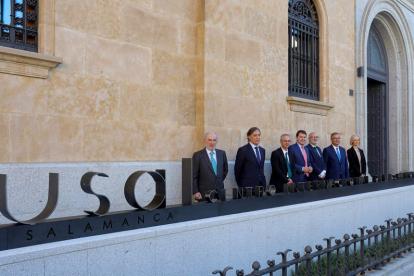 Mañueco inauguró el Centro Internacional del Español (CIE-Usal) ayer, en Salamanca. J.M. GARCÍA
