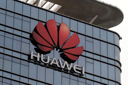Fachada del edificio de la empresa china de telecomunicaciones Huawei.