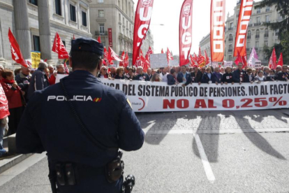 Manifestación convocada por UGT y CCOO en Madrid, en defensa de unas pensiones dignas.