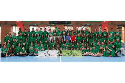 El Universidad de León Sprint cuenta para esta temporada con 186 atletas y el reto de recuperar su lugar en la División de Honor en la categoría femenina. JESÚS F. SALVADORES