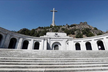 Vista de la explanada de la basílica del Valle de los Caídos.