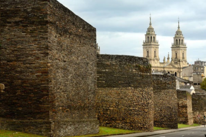 Muralla romana en la ciudad de Lugo. DL.