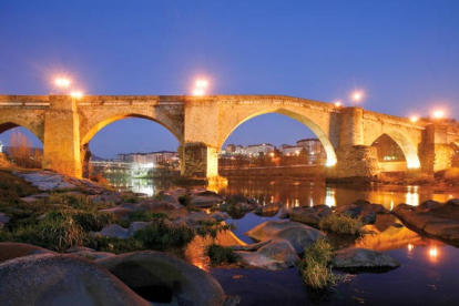 Puente Medieval de Ourense. DL.