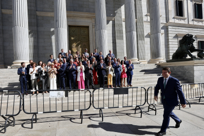 El presidente de la Junta de Castilla y León, Alfonso Fernández Mañueco, asiste a la Sesión Plenaria para la Investidura del presidente del Gobierno de España. JUAN LÁZARO