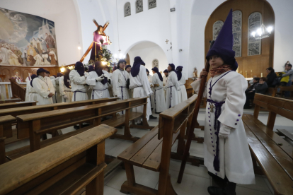 Momentos previos a la procesión del Silencio de Ponferrada. L. DE LA MATA