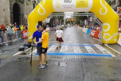 Francisco Vaquero terminó los 10 kilómetros pese a sus dificultades.