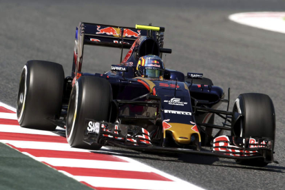 El piloto español de la escudería Toro Rosso, Carlos Sainz, en  la sesión de entrenamientos. TONI ALBIR