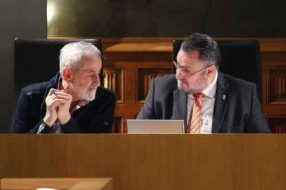 Pleno Ordinario en la Diputación de León. En la imagen, el presidente y el vicepresidente de la institución provincial, Eduardo Morán y Matías Llorente