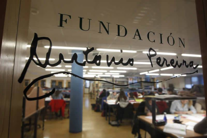 La Fundación Antonio Pereira instalada en la biblioteca de San Isidoro, en el campus de Vegazana.