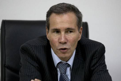 El fiscal Alberto Nisman hablando con la prensa en el 2013 en Buenos Aires, Argentina.