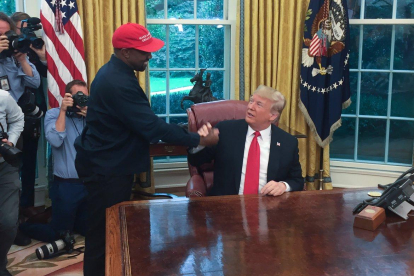 Kanye West departe con Donald Trump