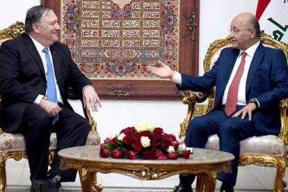El secretario de Estado de EEUU, Mike Pompeo, y el presidente iraquí, Baham Saleh.